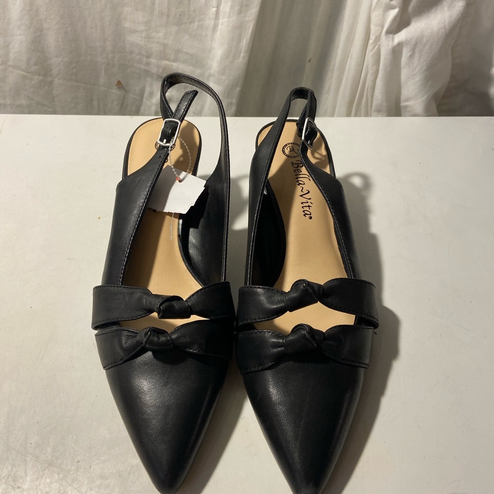 Bella Vita black leather 1@ heel slings size 9.5N  NWT